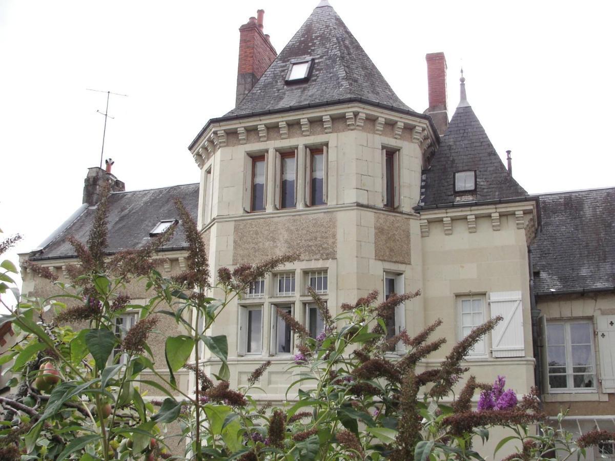 La Tourelle Des Echelles Bed & Breakfast Lesigny  Bagian luar foto